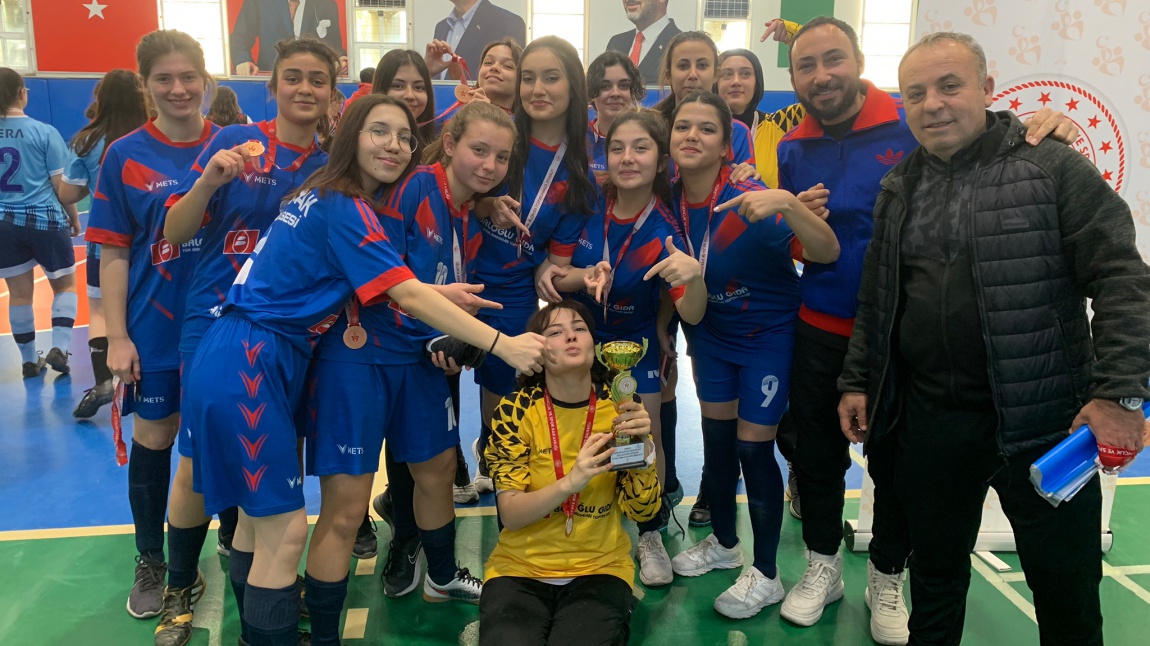 Futsal Kız Takımımız 3. oldu.